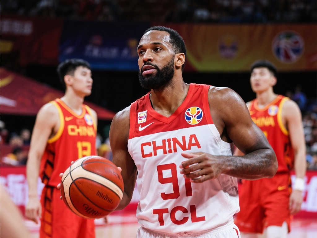 廣廈迅速決定簽博班 似乎想用他來提升護筐能力.